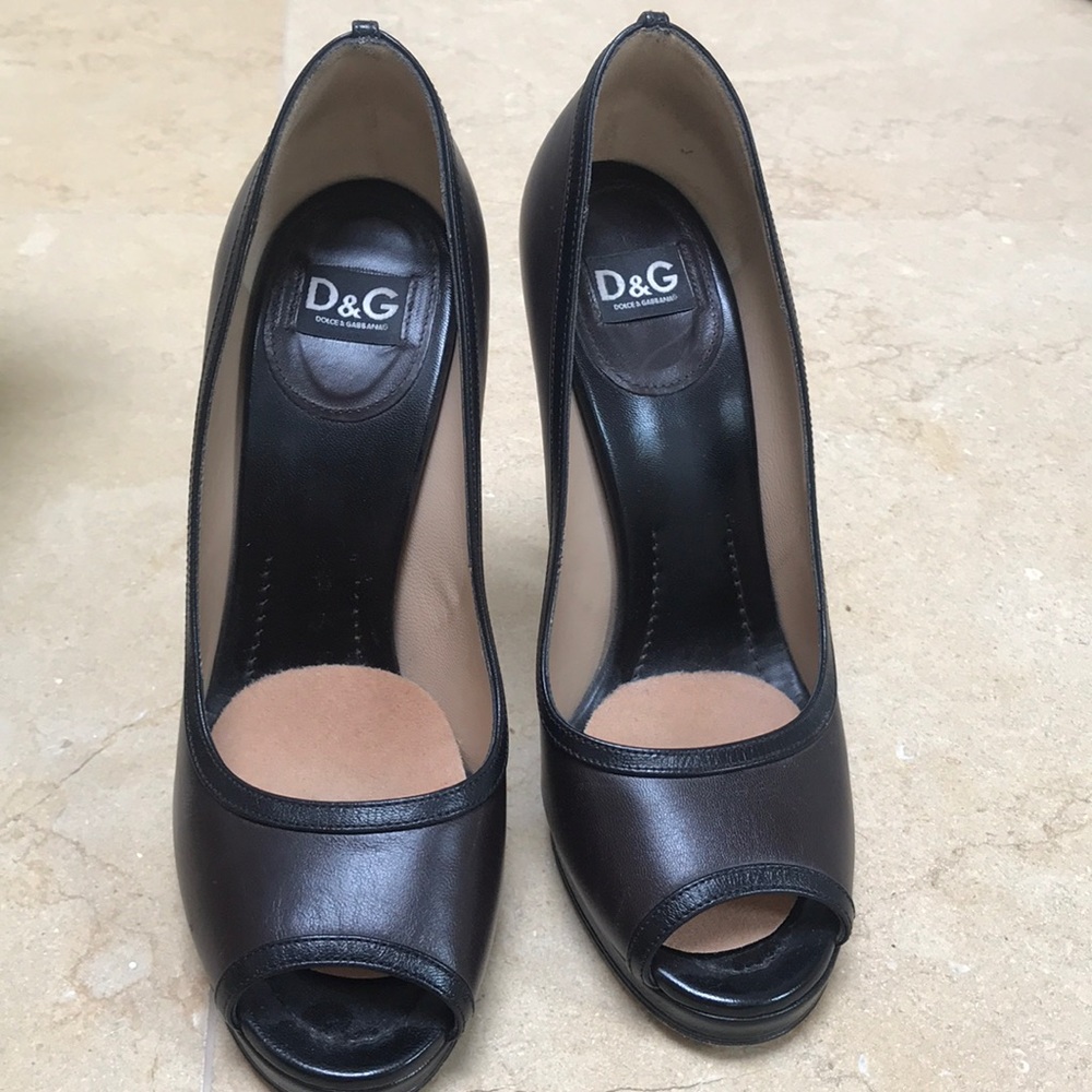 Shoes - Picture 2 of 5